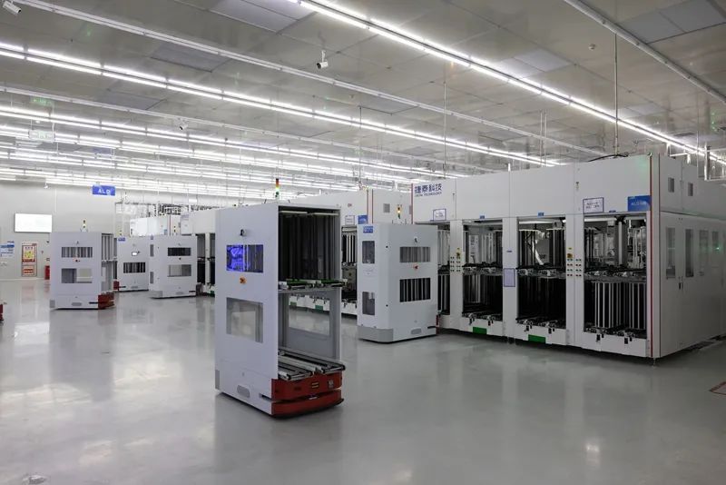 N型電池技術(shù)革命與數(shù)據(jù)科技服務(wù) 誰(shuí)將引領(lǐng)未來能源新航向？